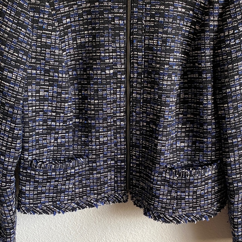Women’s Banana Republic Black, Navy, and White Tweed Blazer - Picture 3 of 13